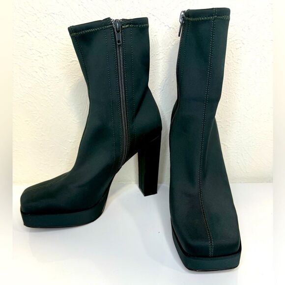 Jeffrey Campbell Arcadia Forest Green Neoprene Booties, Size 7 - Picture 1 of 8